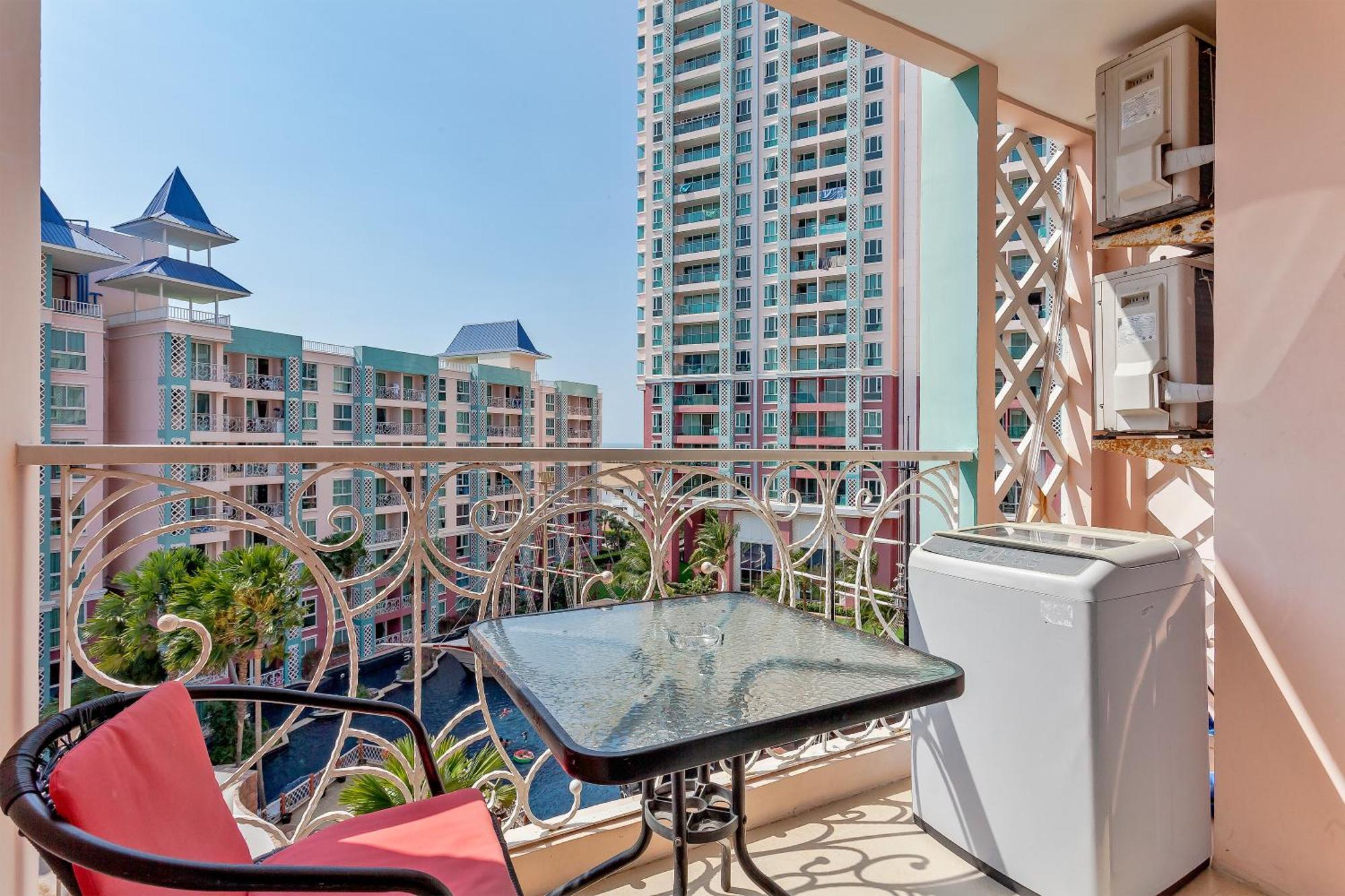 Grande Carribean L Family Stay L Pattaya L Luxury Views & Comfort Room photo