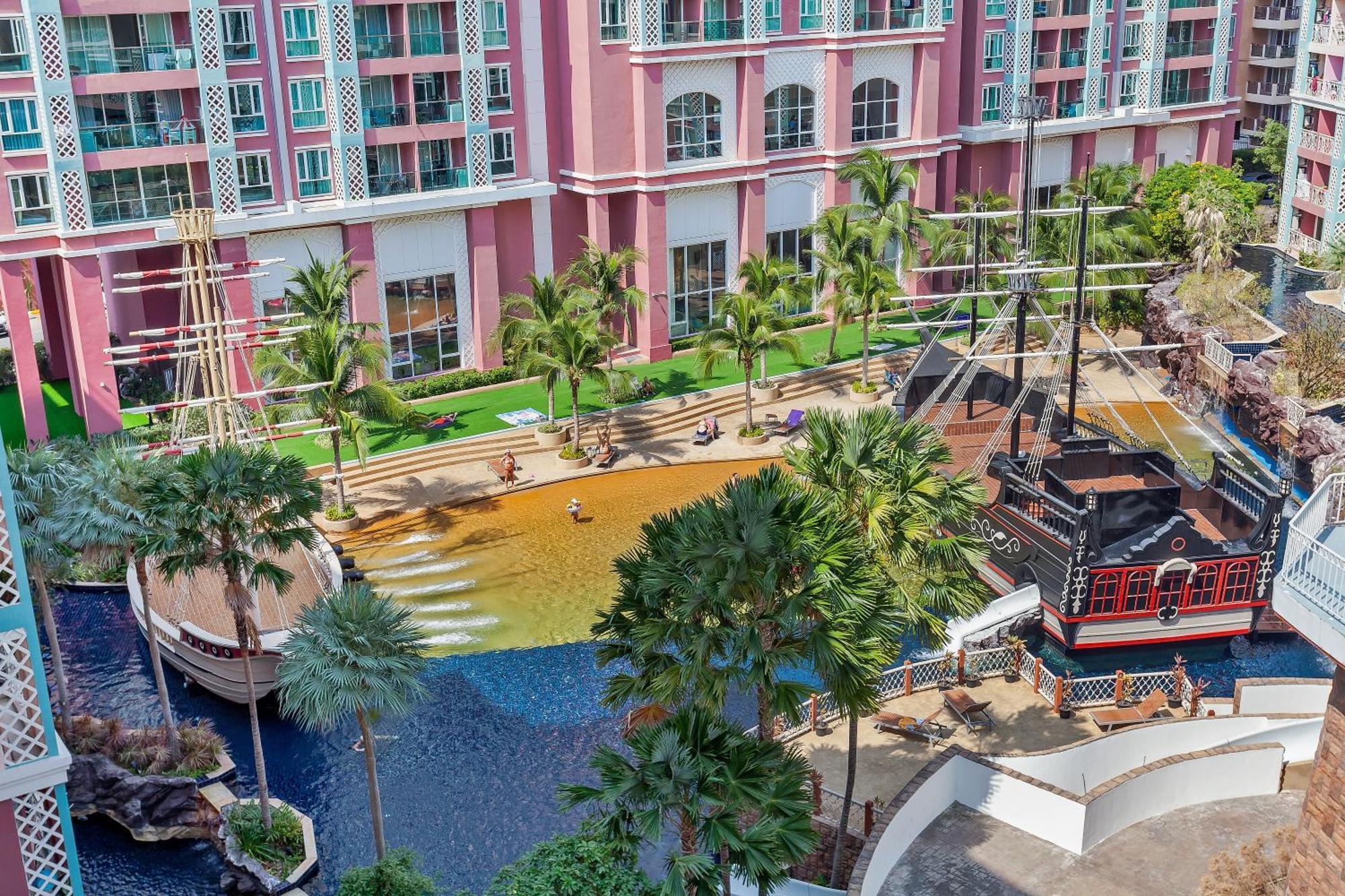 Grande Carribean L Family Stay L Pattaya L Luxury Views & Comfort Room photo